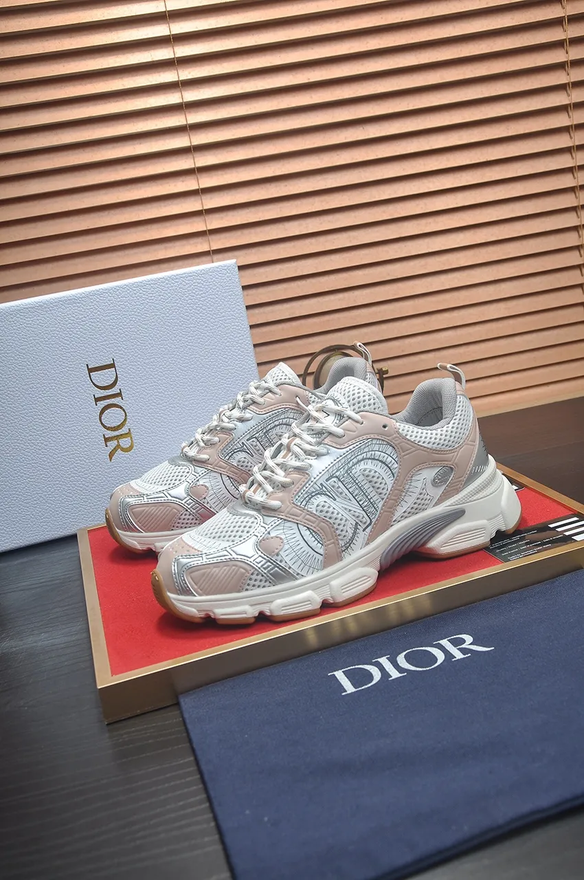 Men's shoes 💰: 640💶 Brand: Dior (Dior) Standard code: women's code 35-40. Grade: same as the official website Material: top original cowhide spliced ​​original wear-resistant lightweight outsole Style category: trendy fashion casual shoes noble luxury brand elements top luxury Color: actual picture color